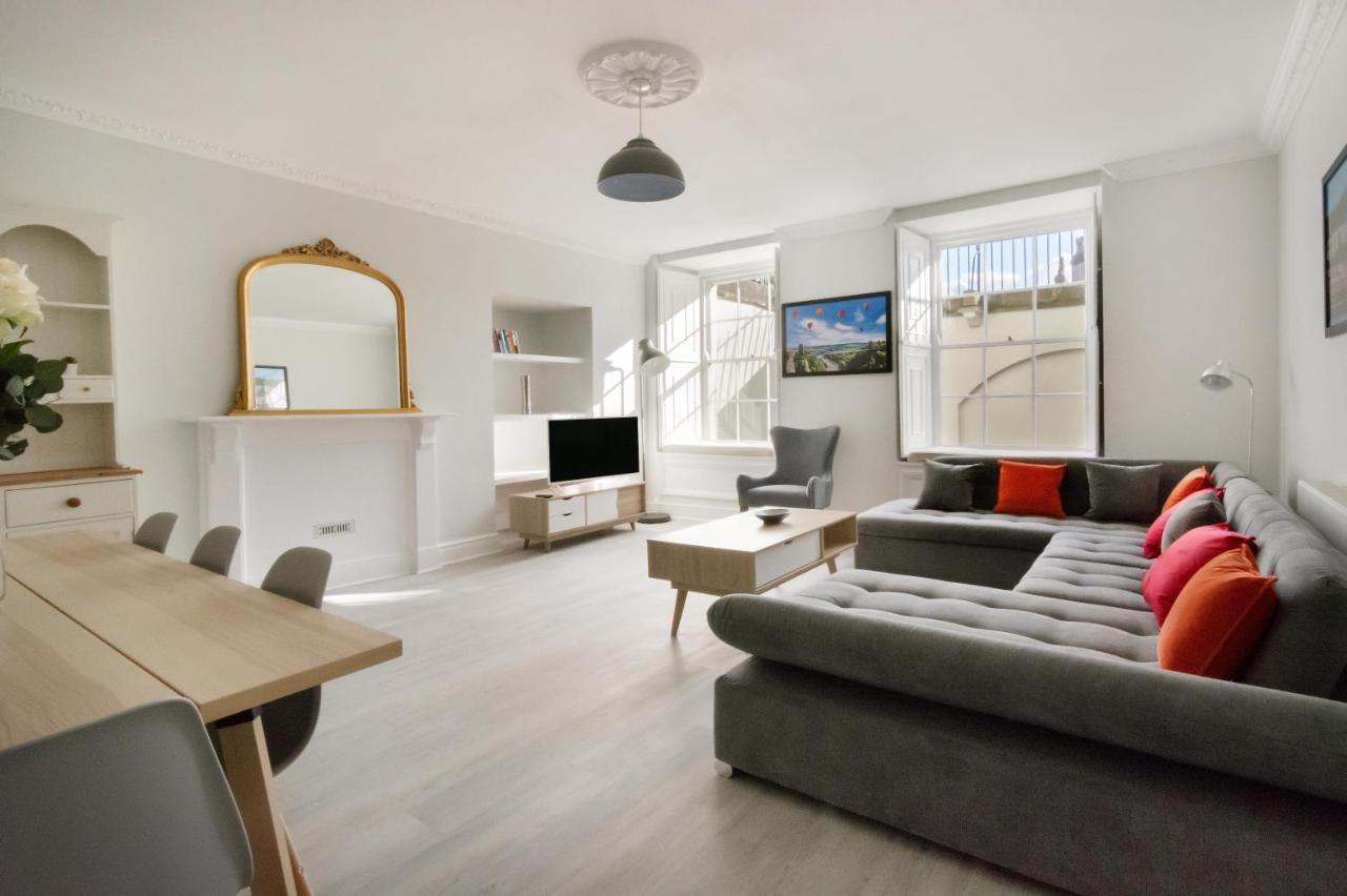 Free Parking! Very Large 2 Bedroom Clifton Flat 브리스틀 외부 사진