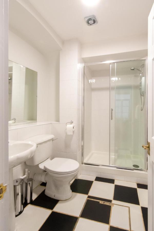 Free Parking! Very Large 2 Bedroom Clifton Flat 브리스틀 외부 사진