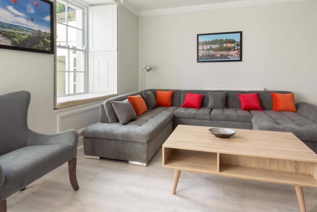 Free Parking! Very Large 2 Bedroom Clifton Flat 브리스틀 외부 사진
